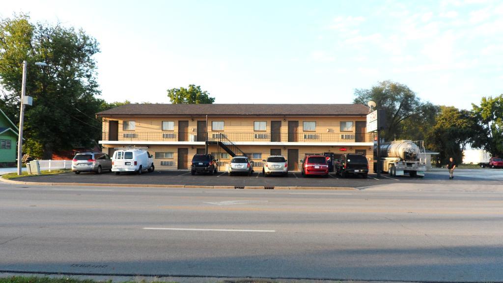 Macomb Star Motel מראה חיצוני תמונה