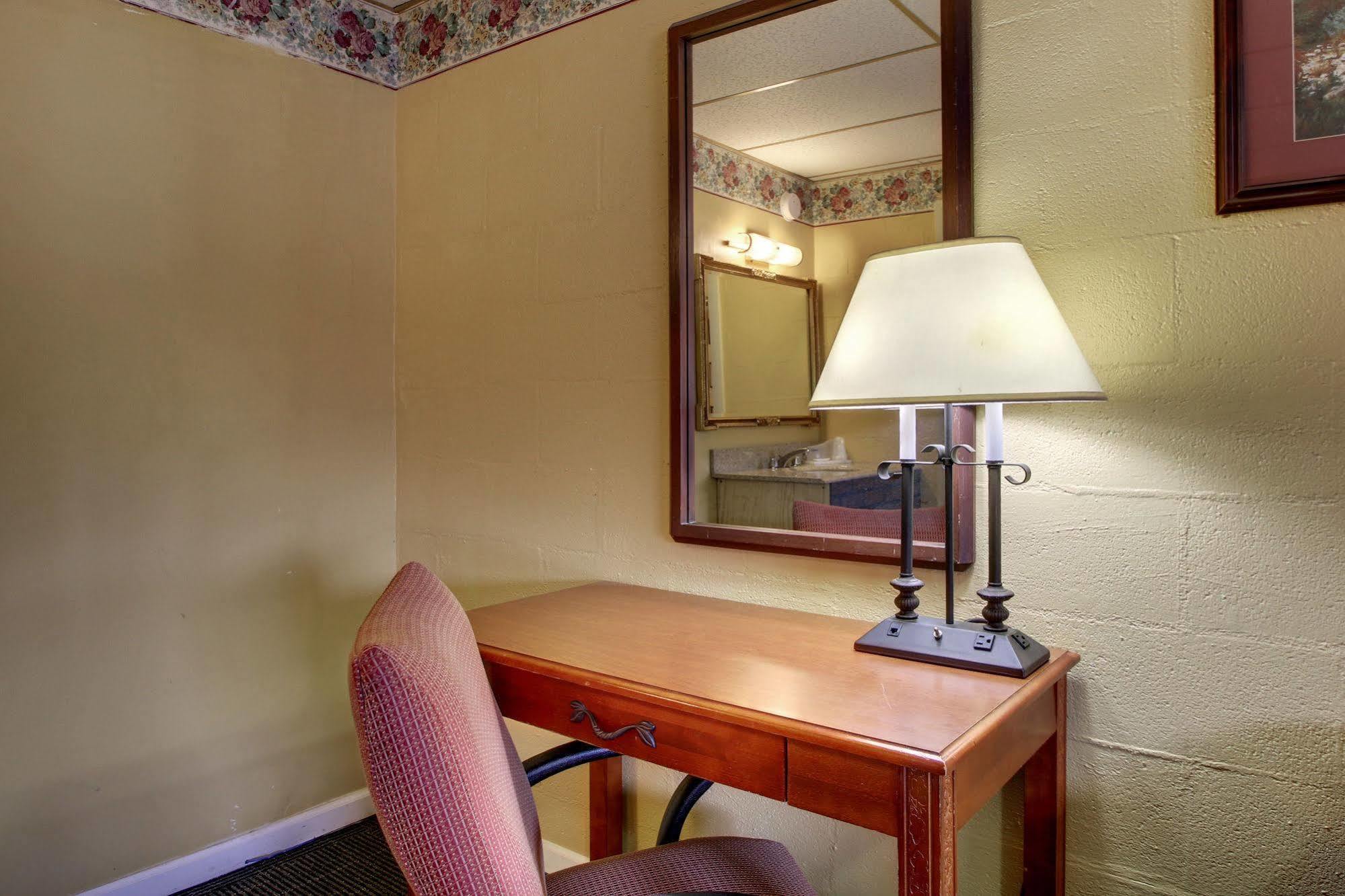 Macomb Star Motel מראה חיצוני תמונה